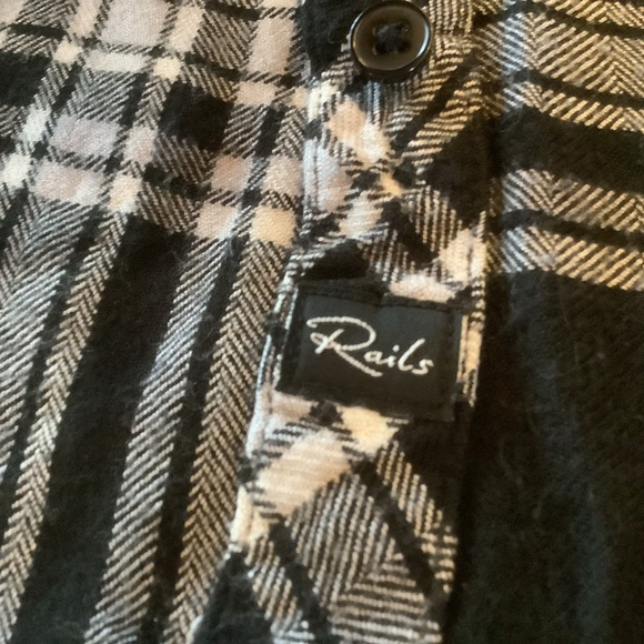 Rails Hunter Plaid Button Down Shirt – Black Sky Ivory
Size:Medium - Picture 5 of 13